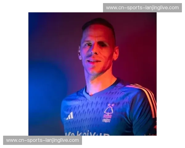 里瑟8次零封法甲门将之首 朗斯争冠路上的隐形功臣 里瑟8次零封法甲门将之首 朗斯争冠路上的隐形功臣