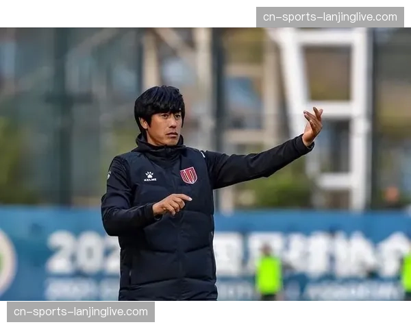 武汉三镇莫拉战术体系初见成效，边中结合进攻模式成型